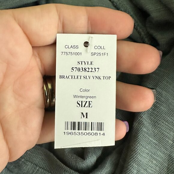 NWT White House Black Market Bracelet Sleeve V Neck Top Wintergreen M #WHBM8 - Picture 5 of 8